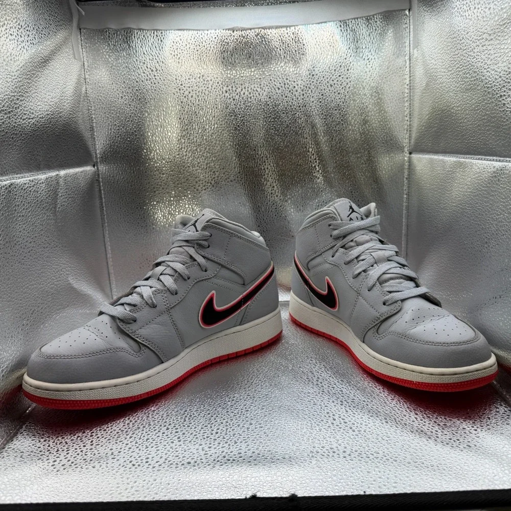 Size 7Y Nike Air Jordan 1‎ GS Mid Wolf Gray Pink Kids Sneaker Shoes 555112-060